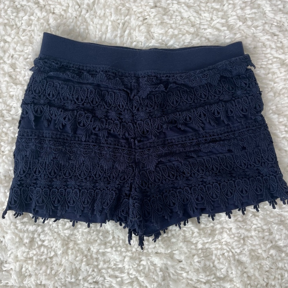 Express Detailed Shorts